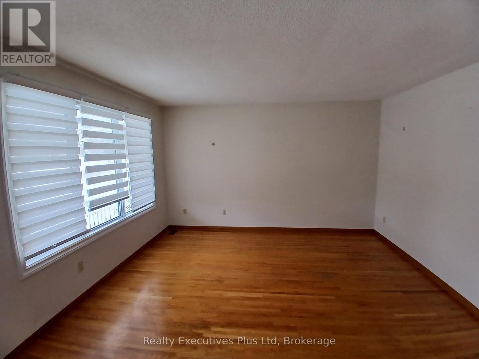 52 Alma Street N, Guelph, Ontario  N1H 5X1 - Photo 3 - X12789860