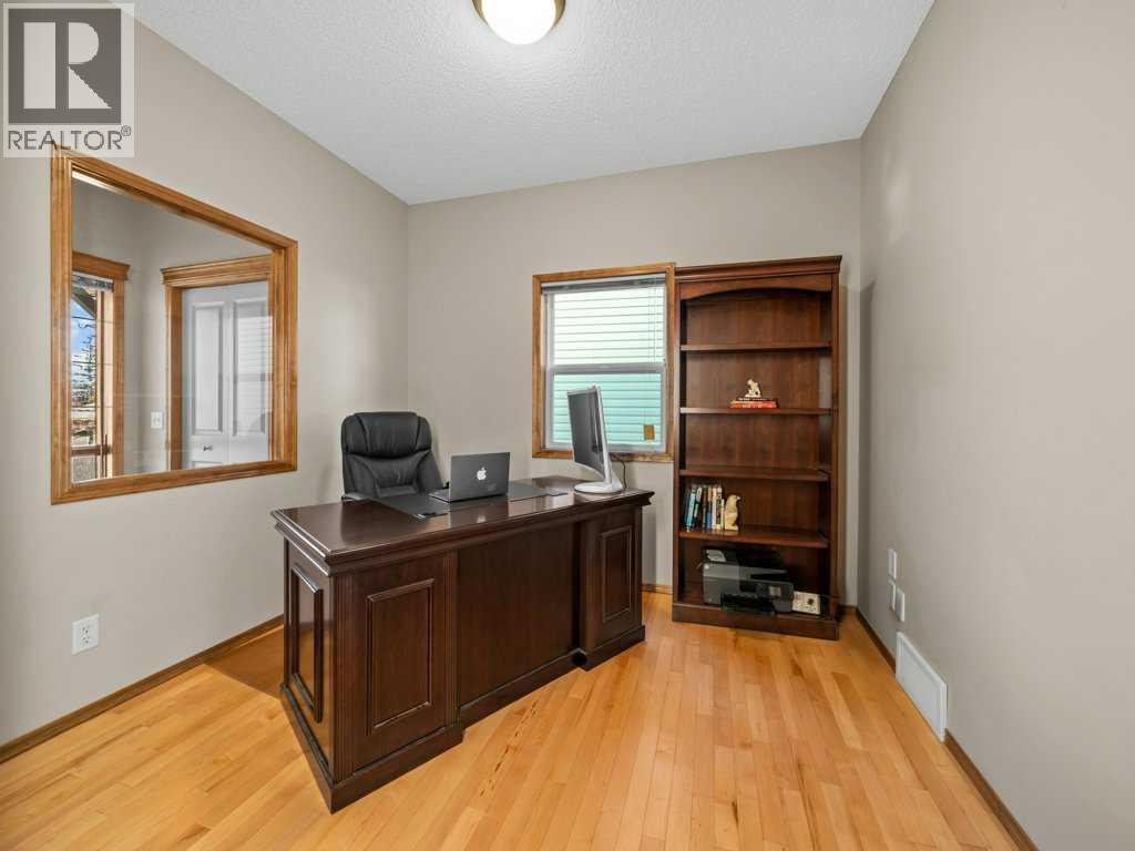 108 Pantego Rise Nw, Calgary, Alberta  T3K 6J3 - Photo 11 - A2282683