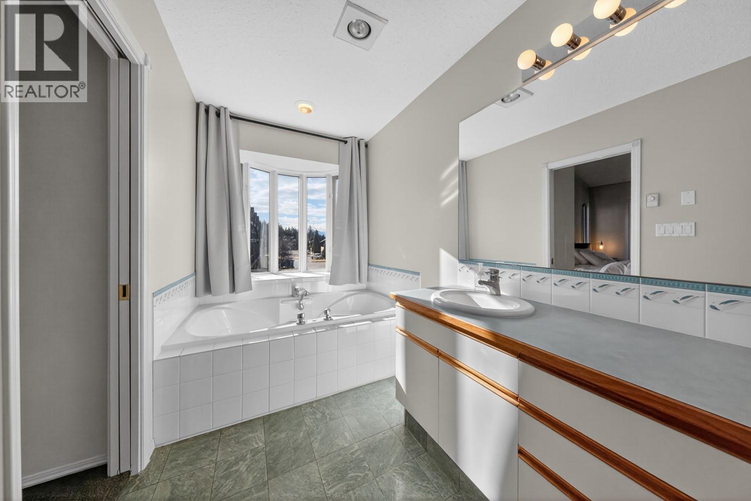 5155 Fairway Drive Unit# 605, Fairmont Hot Springs, British Columbia  V0B 1L1 - Photo 12 - 10375657