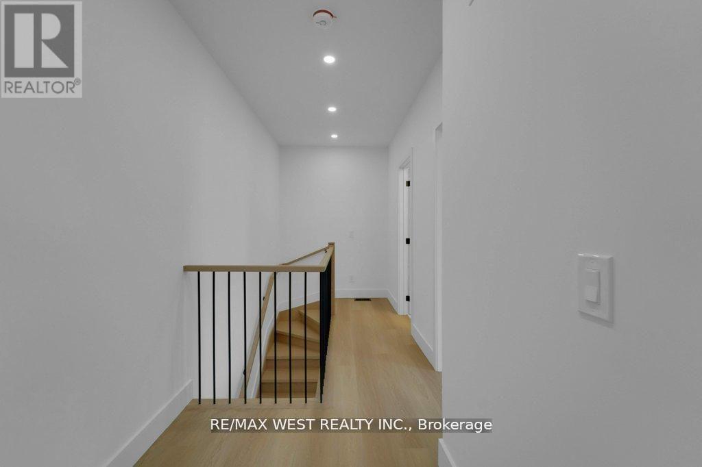 661 Winona Drive, Toronto, Ontario  M6C 3V6 - Photo 18 - C12789852