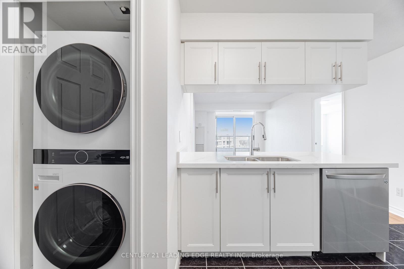 1609 - 3880 Duke Of York Boulevard, Mississauga, Ontario  L5B 4M7 - Photo 15 - W12789854