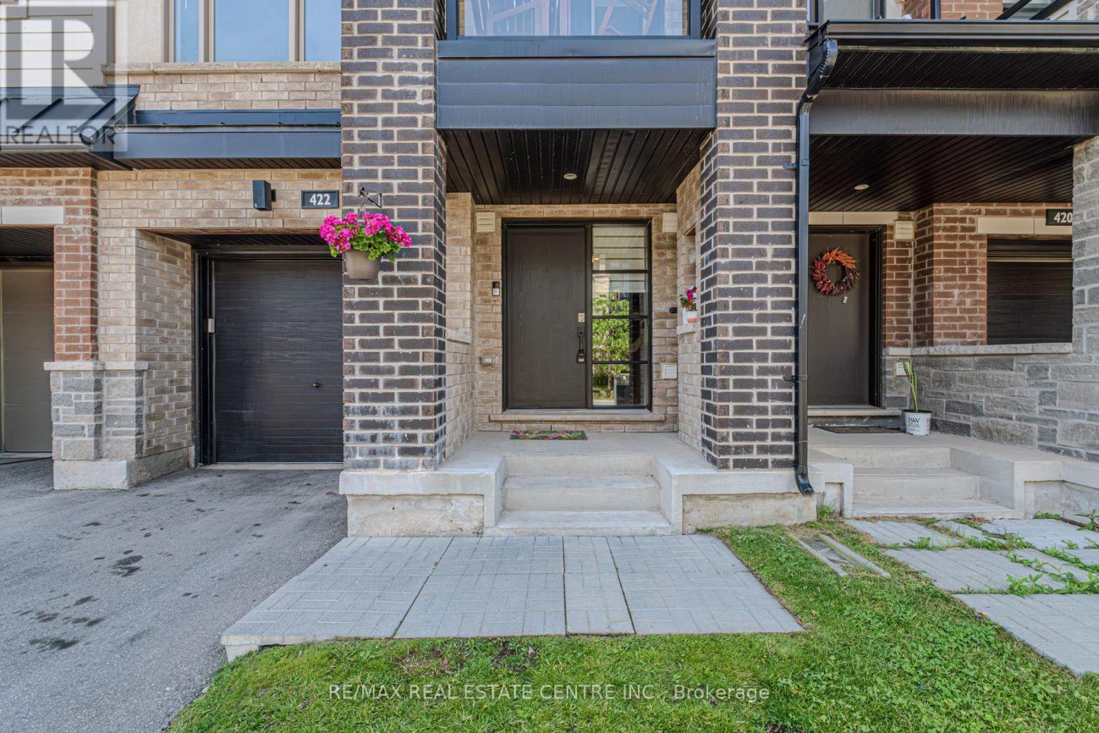 422 Athabasca Common S, Oakville, Ontario  L6H 0R5 - Photo 1 - W12789856