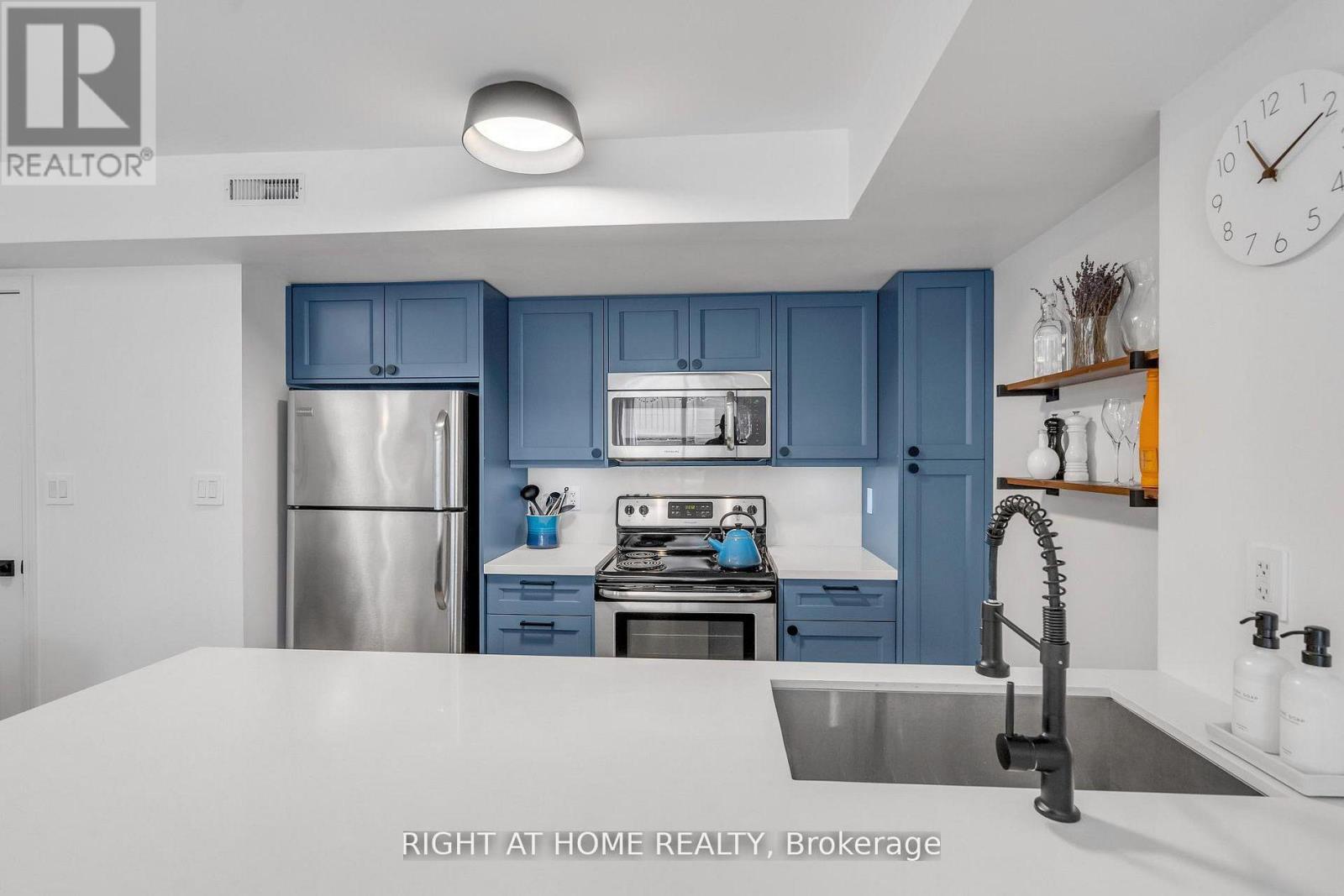 146 - 12 Foundry Avenue, Toronto, Ontario M6H 0A7 - Photo 7 - W12789864