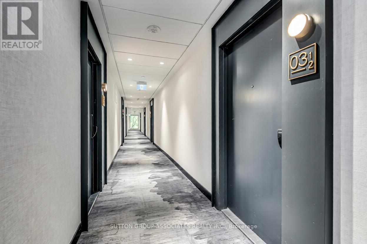 312 - 3200 William Coltson Avenue, Oakville, Ontario  L6H 7W6 - Photo 1 - W12789866