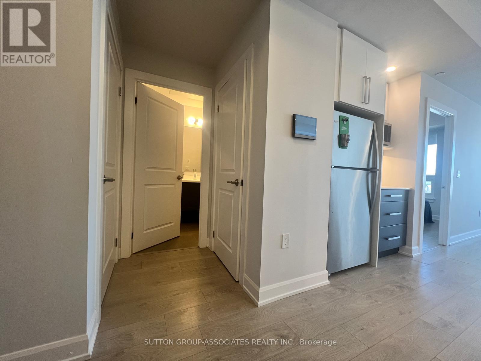 312 - 3200 William Coltson Avenue, Oakville, Ontario  L6H 7W6 - Photo 3 - W12789866