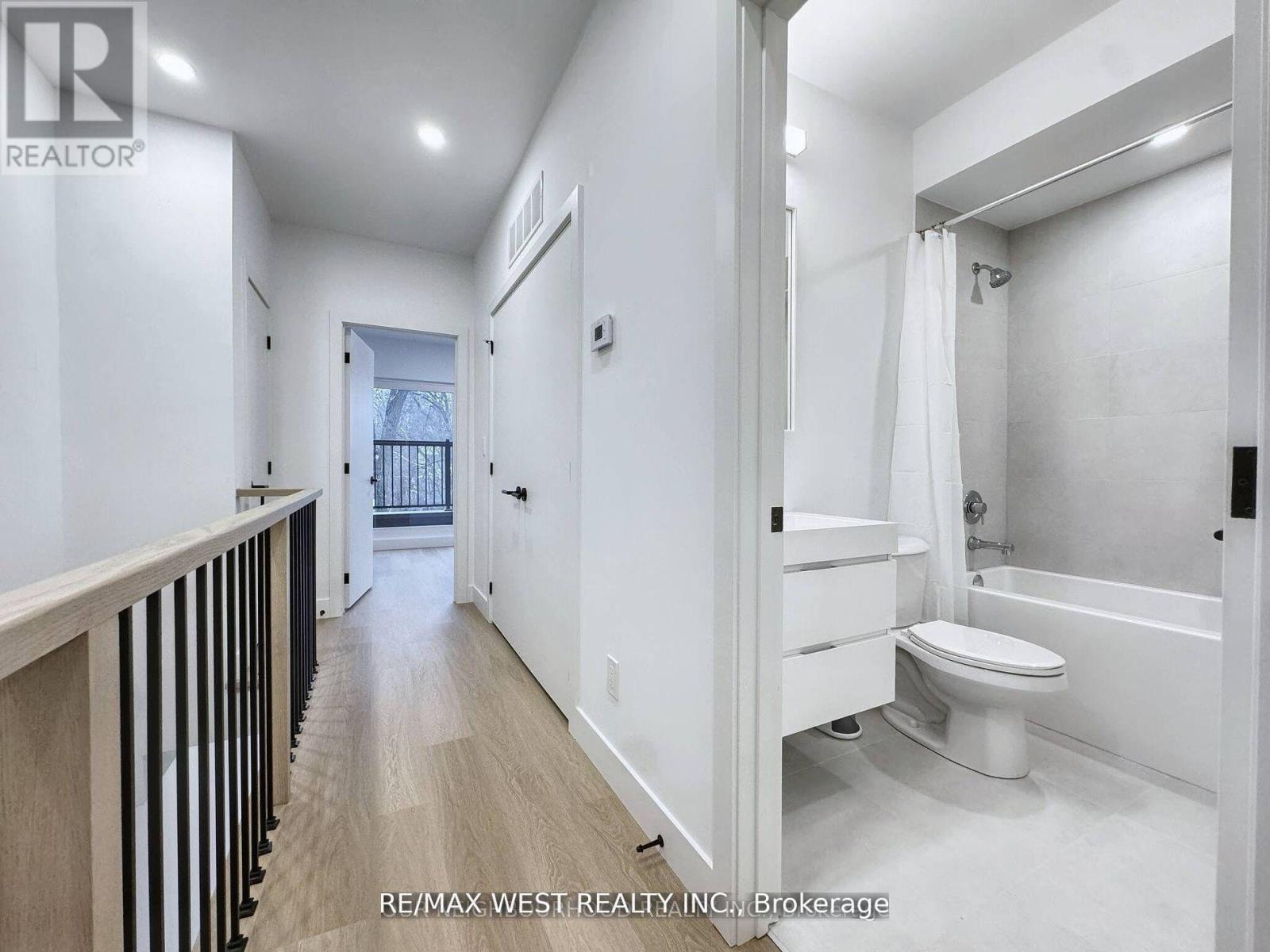 49 Morningside Avenue, Toronto, Ontario  M6S 1C6 - Photo 17 - W12789868