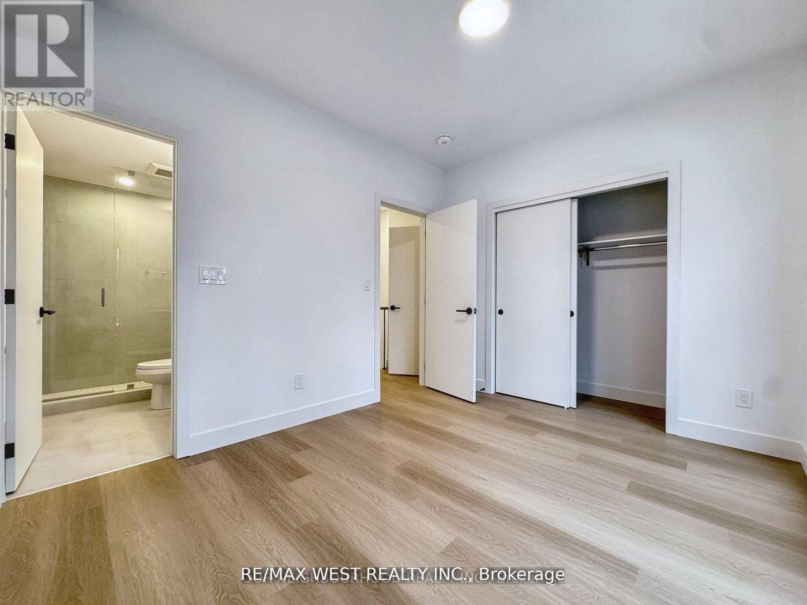 49 Morningside Avenue, Toronto, Ontario  M6S 1C6 - Photo 22 - W12789868