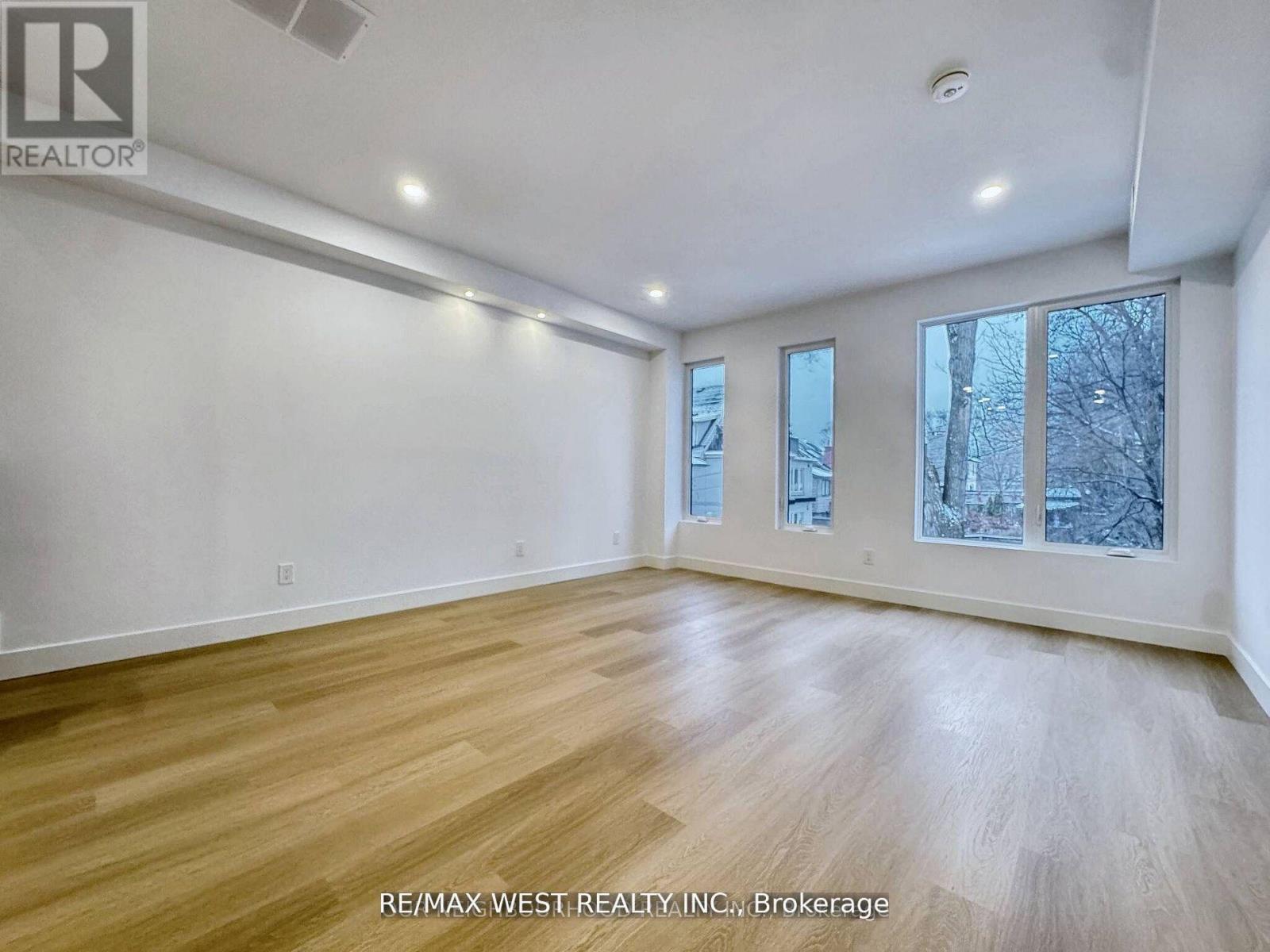 49 Morningside Avenue, Toronto, Ontario  M6S 1C6 - Photo 4 - W12789868