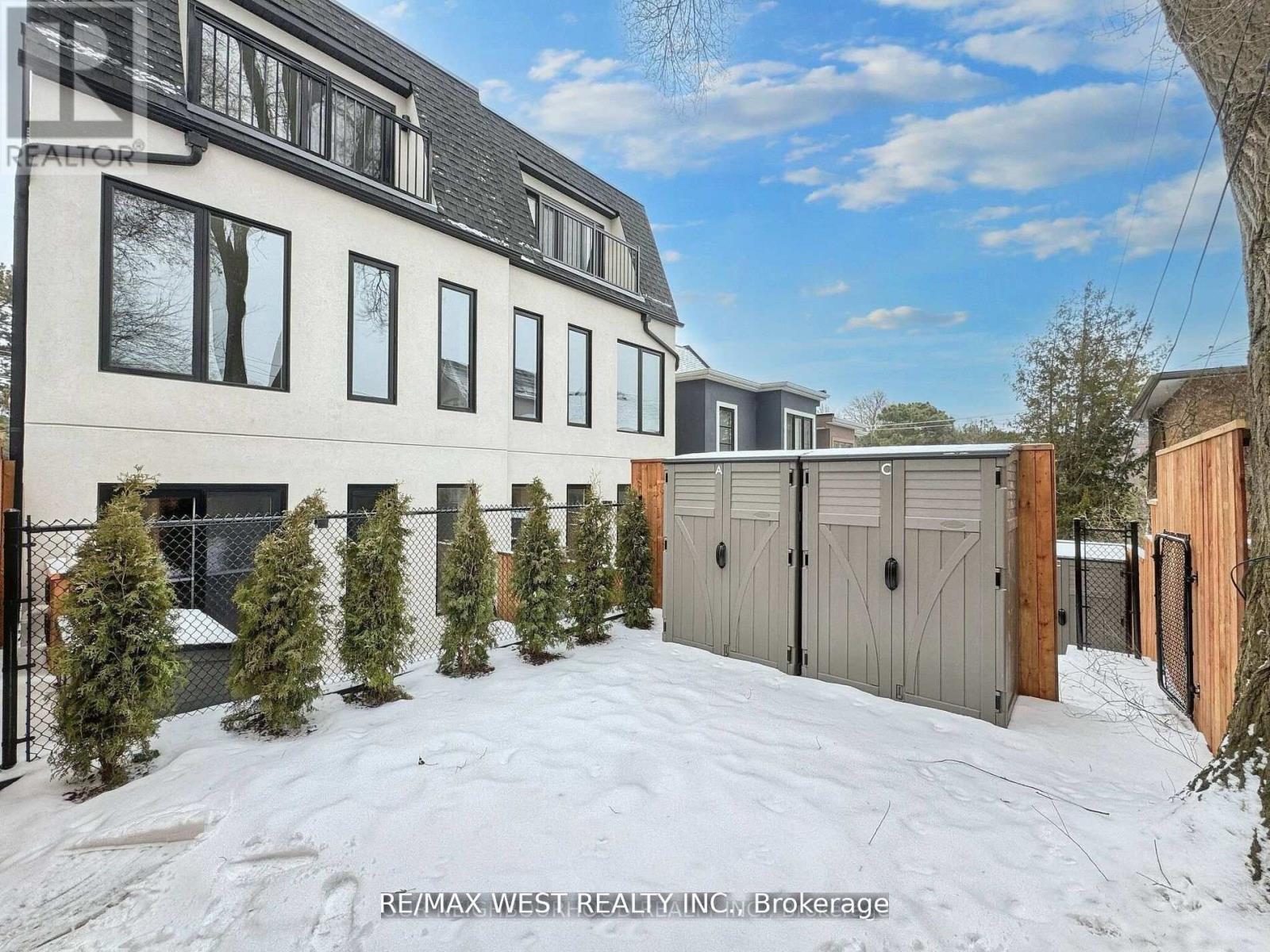 49 Morningside Avenue, Toronto, Ontario  M6S 1C6 - Photo 47 - W12789868