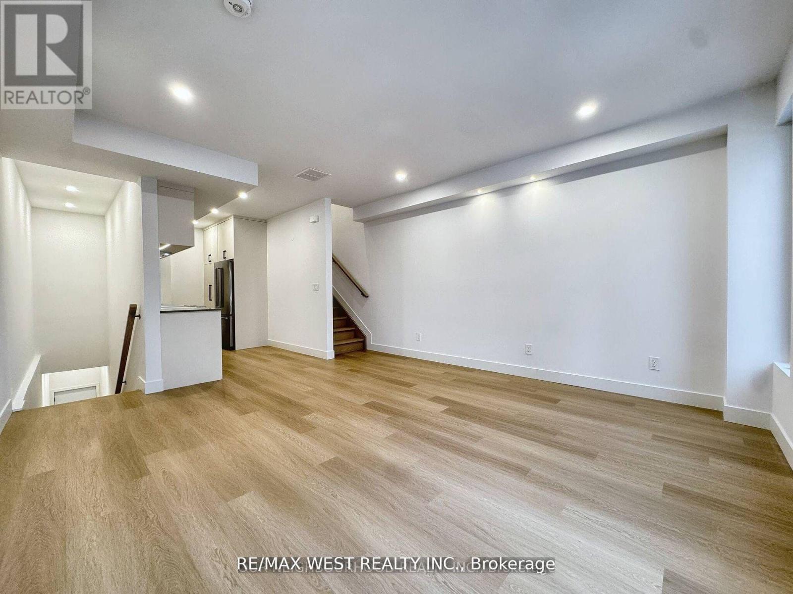 49 Morningside Avenue, Toronto, Ontario  M6S 1C6 - Photo 5 - W12789868