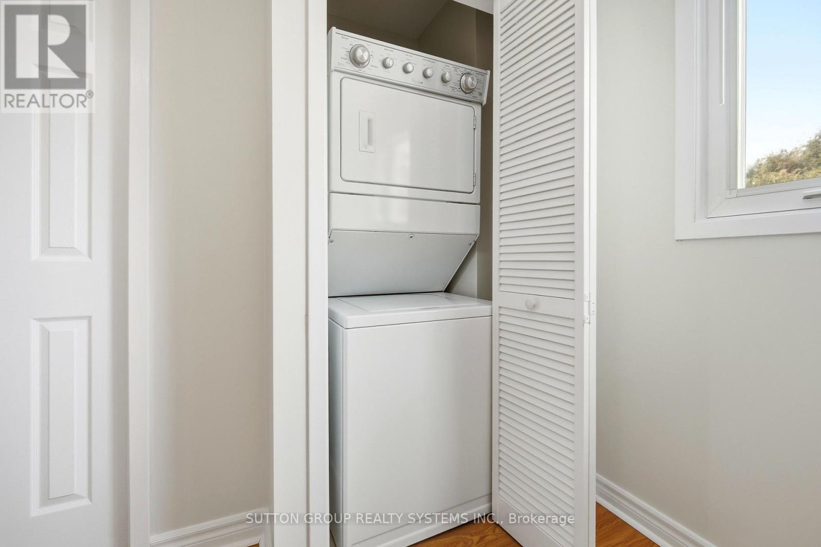 Upper Level - 10 Linkdale Road, Brampton, Ontario  L6V 2Y4 - Photo 19 - W12789876