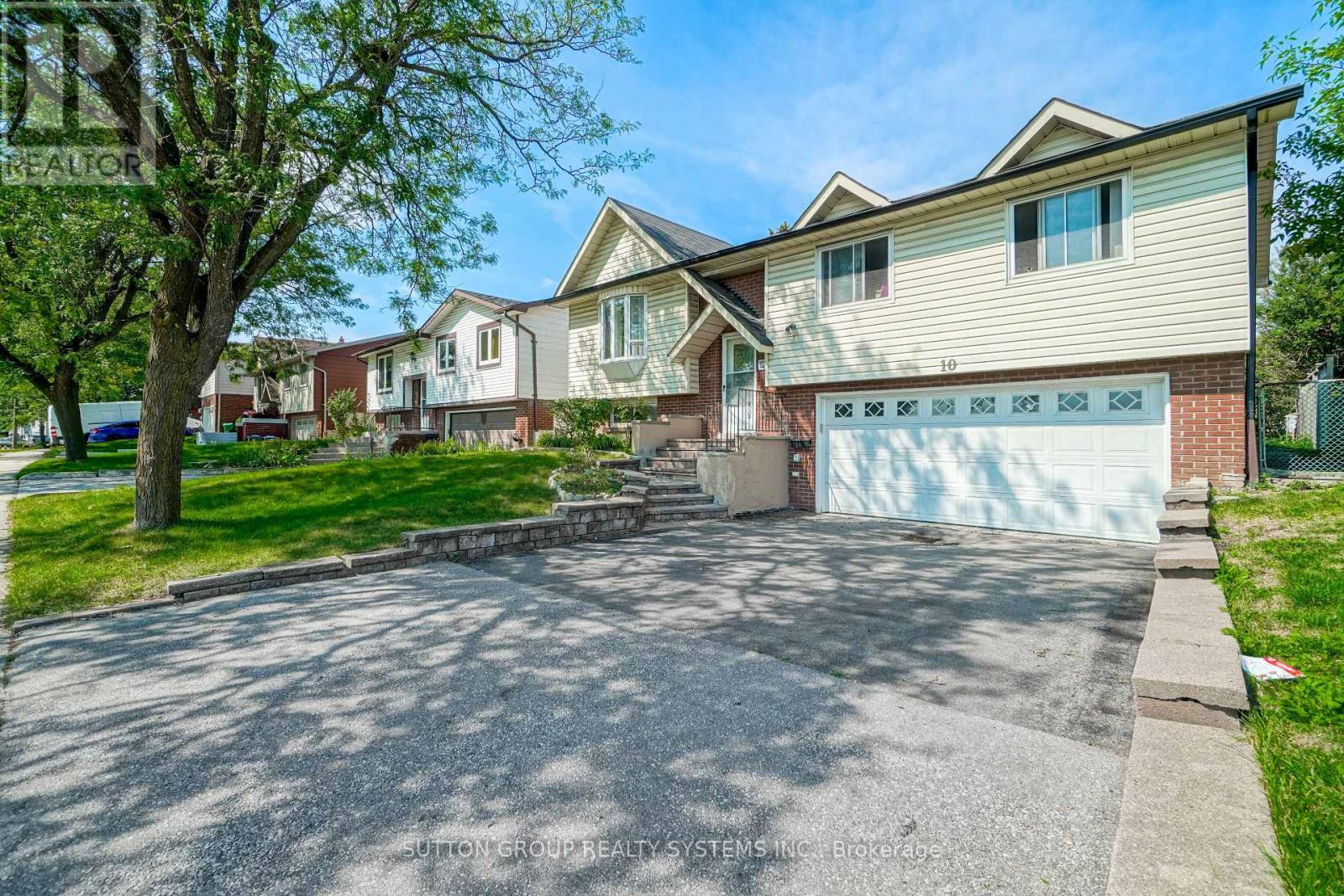 Upper Level - 10 Linkdale Road, Brampton, Ontario  L6V 2Y4 - Photo 2 - W12789876