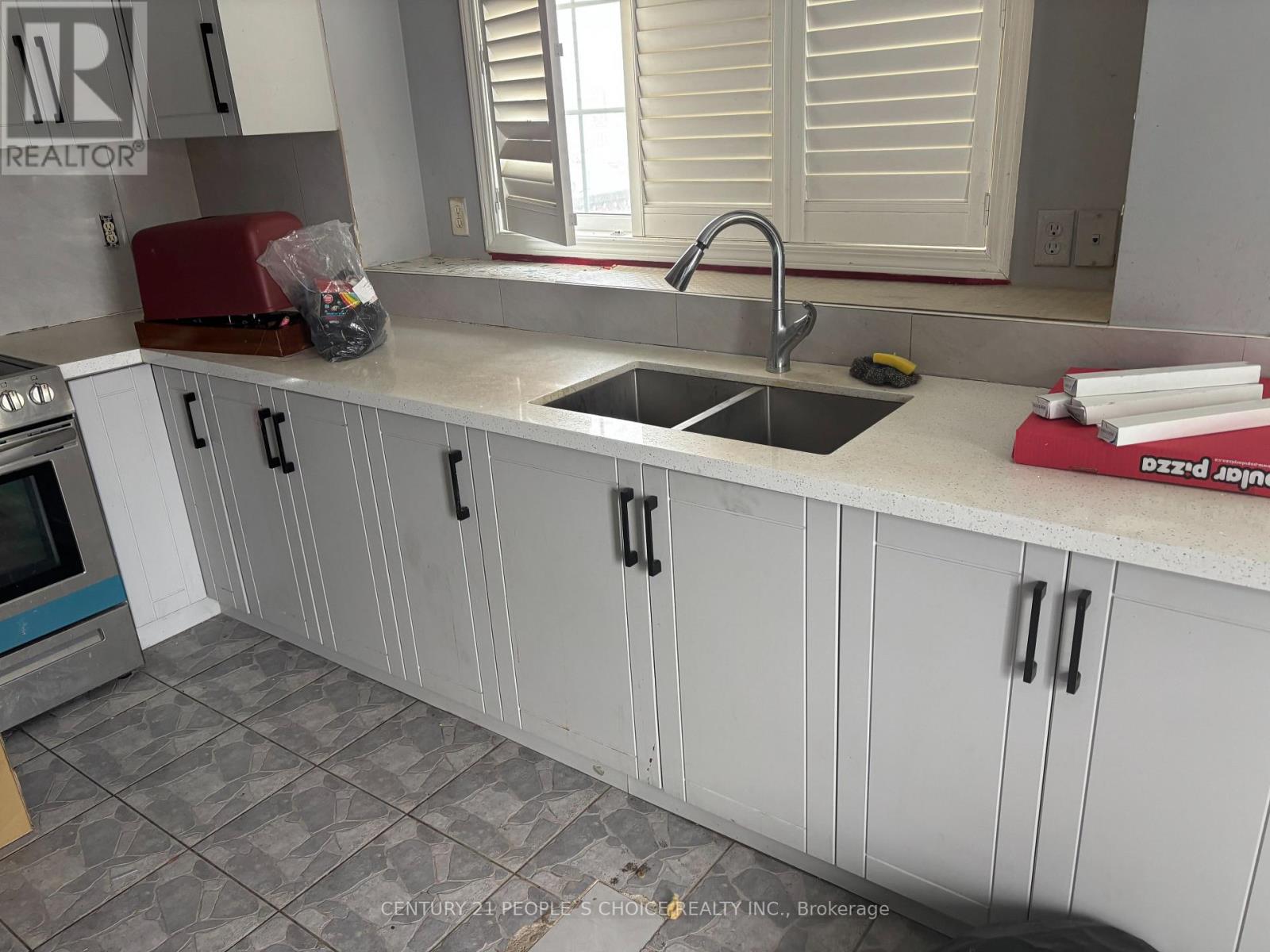 15 Starfish Court, Brampton, Ontario  L6R 2R5 - Photo 8 - W12789892