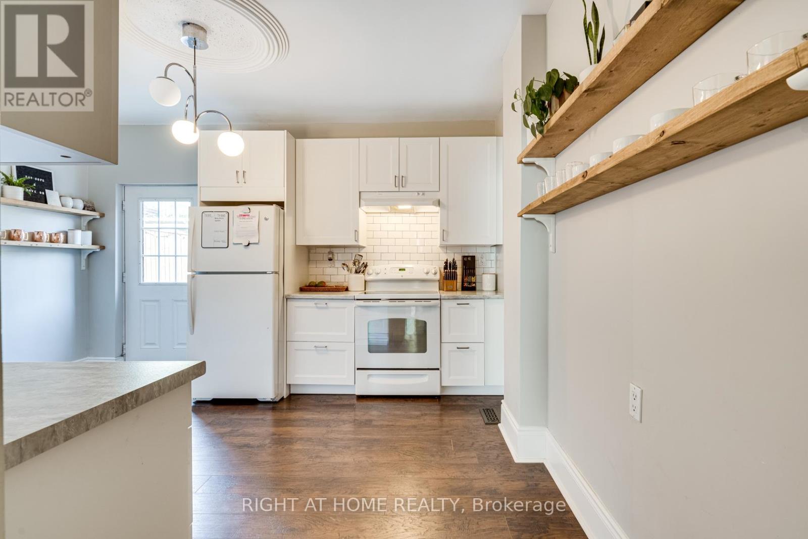 187 Oak Avenue, Hamilton, Ontario  L8L 5M9 - Photo 7 - X12789878