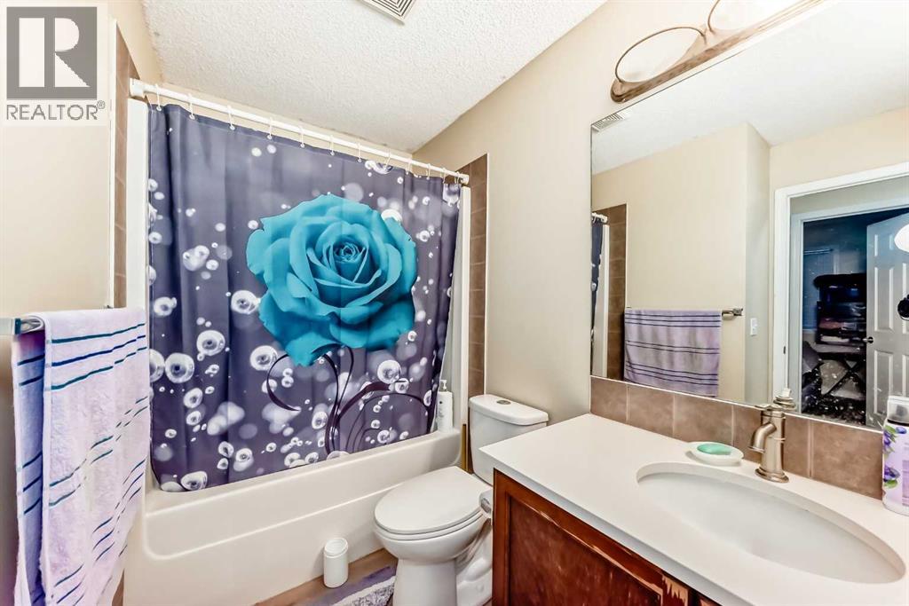 10 Saddlebrook Gardens Ne, Calgary, Alberta  T3J 5M6 - Photo 17 - A2260453