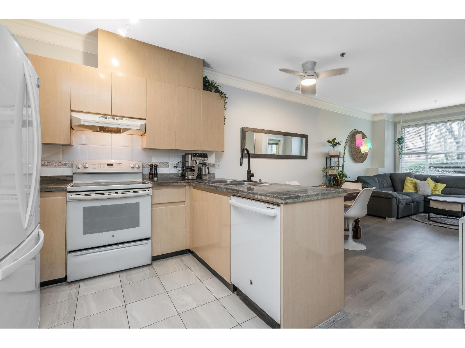 107 8115 121a Street, Surrey, British Columbia  V3W 1J2 - Photo 5 - R3087512