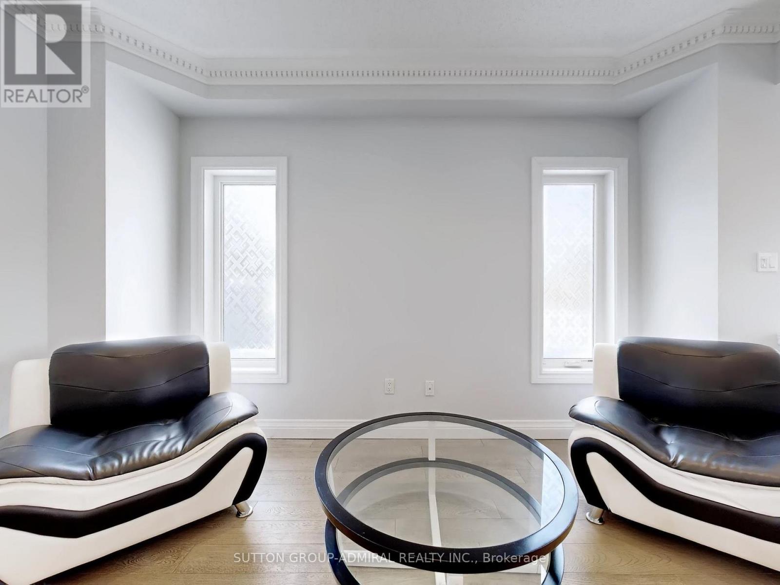 2 Gleave Court, Aurora, Ontario  L4G 7L9 - Photo 19 - N12789858