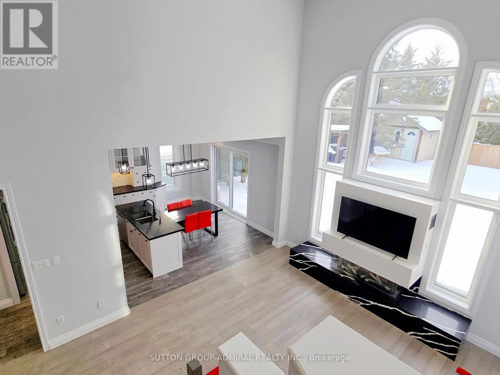 2 Gleave Court, Aurora, Ontario  L4G 7L9 - Photo 10 - N12789858