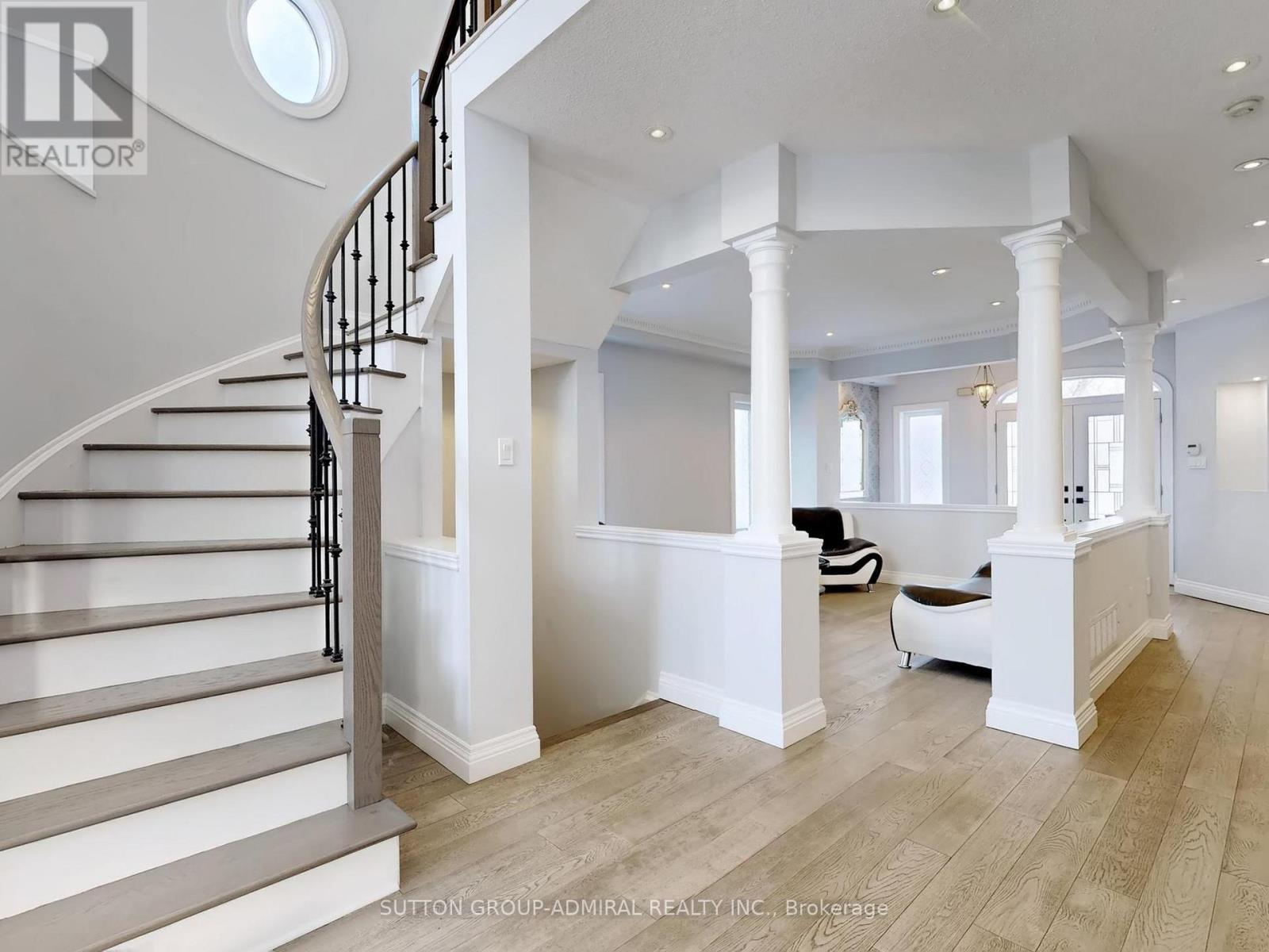 2 Gleave Court, Aurora, Ontario  L4G 7L9 - Photo 23 - N12789858