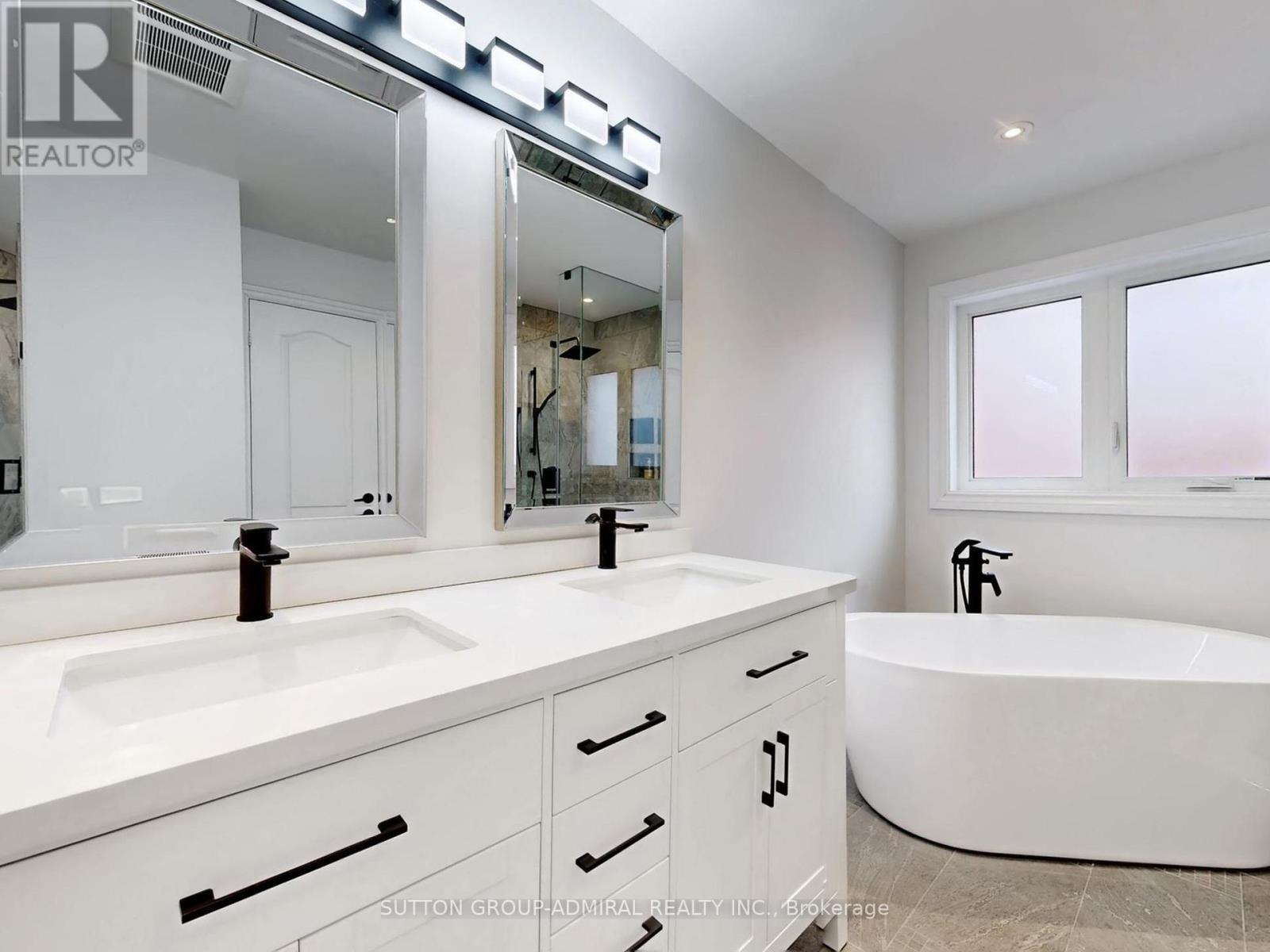 2 Gleave Court, Aurora, Ontario  L4G 7L9 - Photo 27 - N12789858