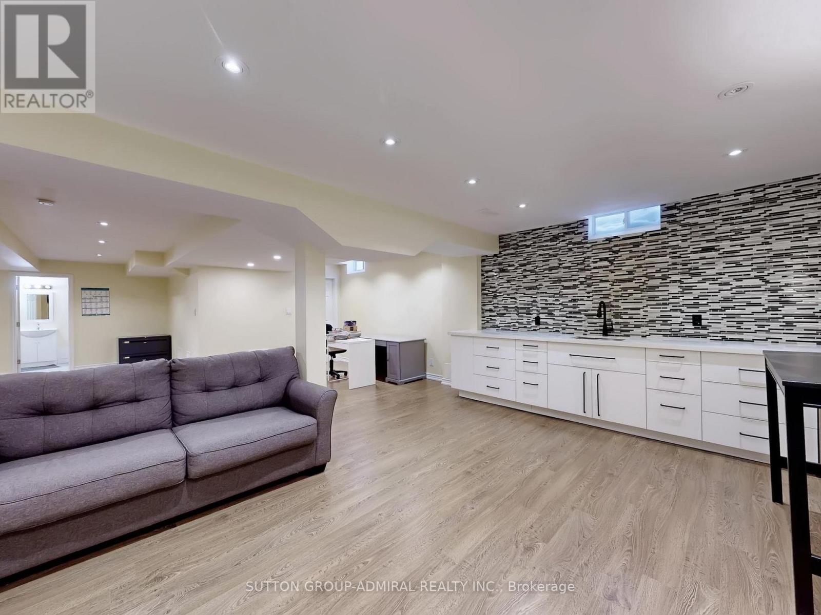 2 Gleave Court, Aurora, Ontario  L4G 7L9 - Photo 41 - N12789858