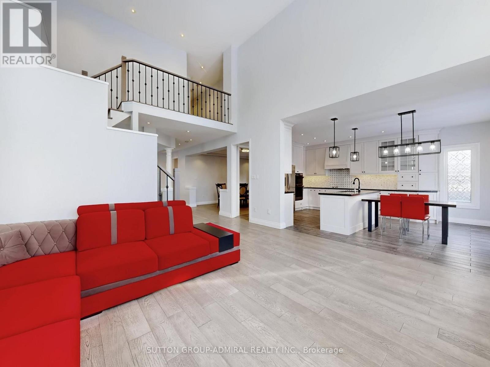 2 Gleave Court, Aurora, Ontario  L4G 7L9 - Photo 7 - N12789858