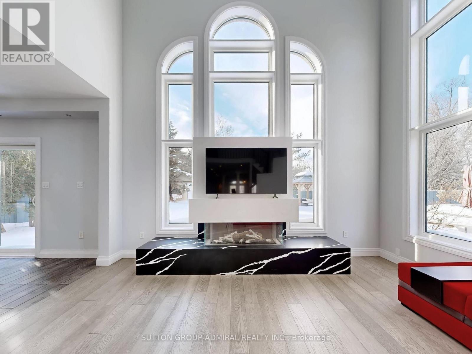 2 Gleave Court, Aurora, Ontario  L4G 7L9 - Photo 8 - N12789858