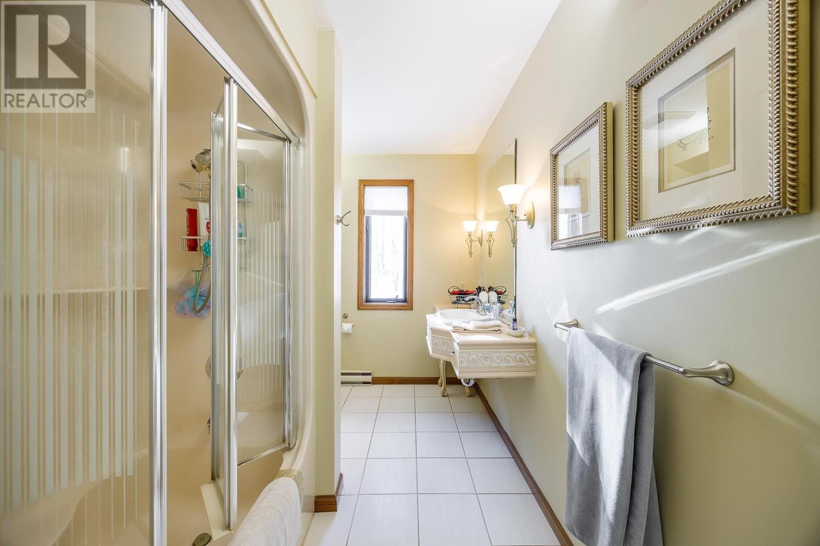 109 Greenview Lane, Sault Ste. Marie, Ontario  P6A 6L1 - Photo 32 - SM253435