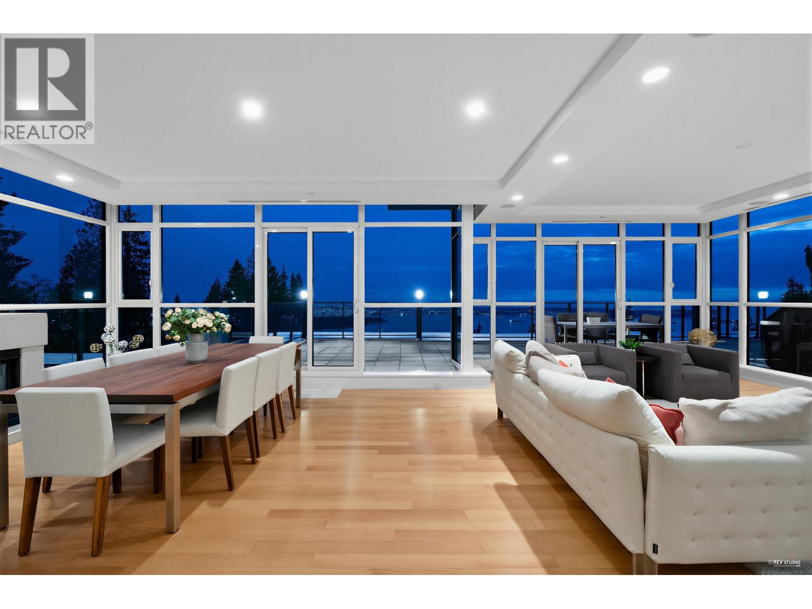 303 2245 Twin Creek Place, West Vancouver, British Columbia  V7S 3K4 - Photo 3 - R3077902