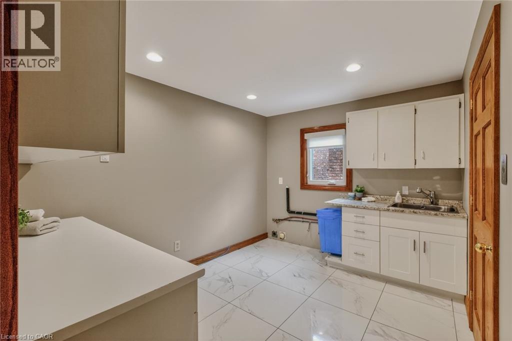 41 Candor Crescent, Stoney Creek, Ontario  L8E 4X6 - Photo 13 - 40803753