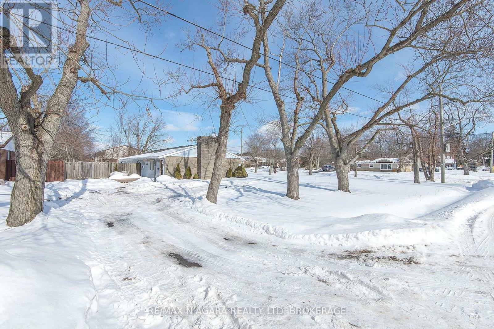 487 Belleview Boulevard, Fort Erie, Ontario  L0S 1N0 - Photo 3 - X12789938