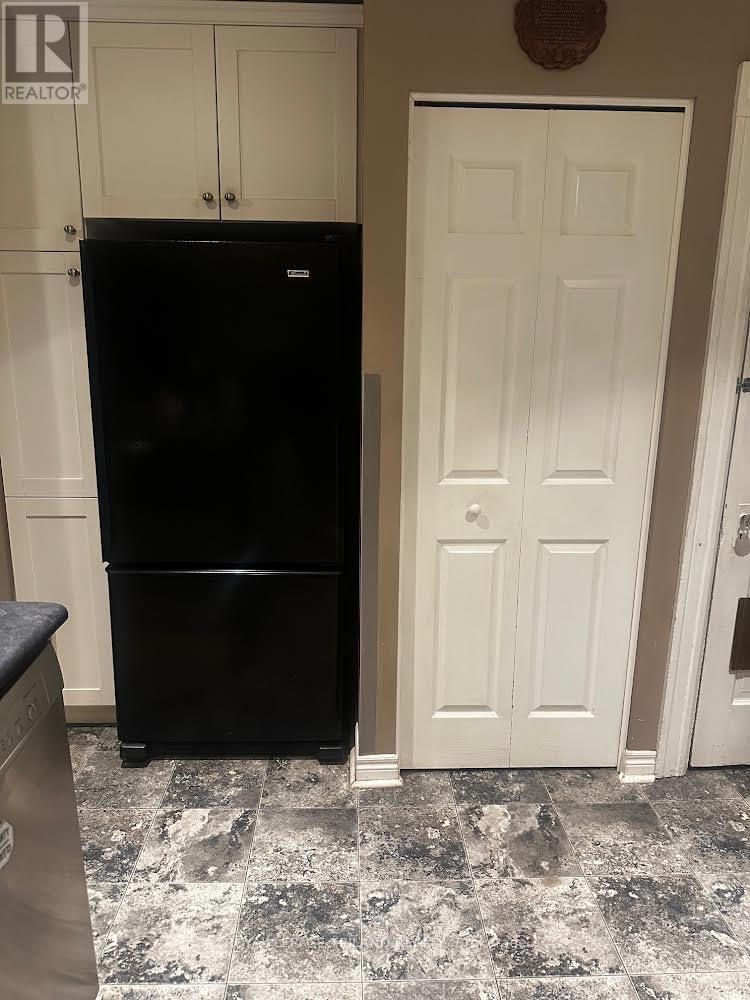 54 Elysian Street, St. Thomas, Ontario  N5P 1R6 - Photo 10 - X12787838