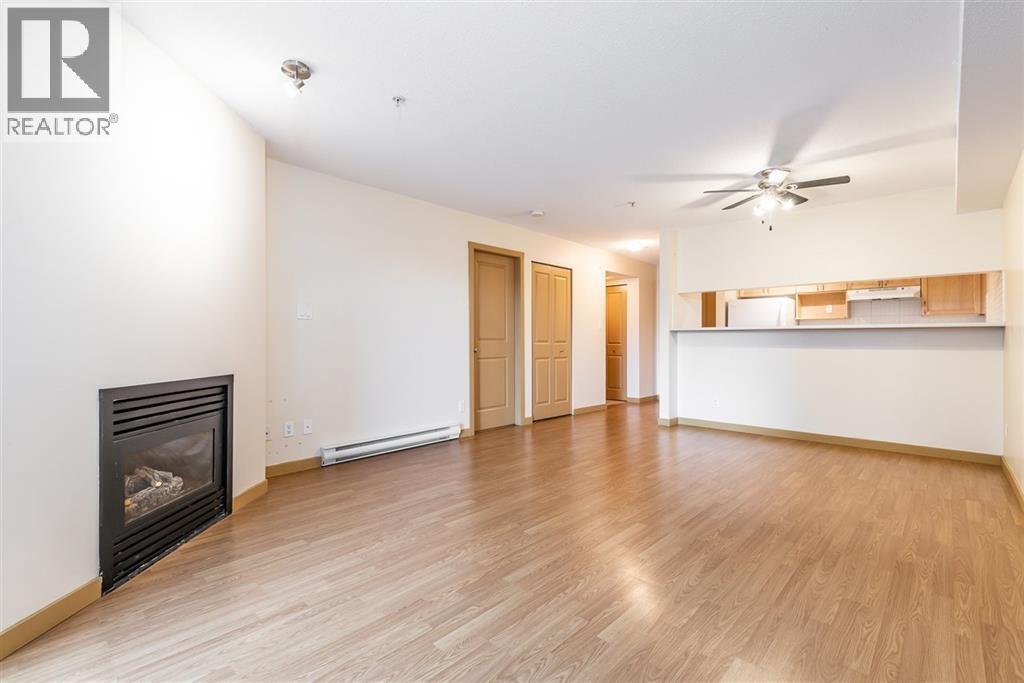 2FL 38003 SECOND AVENUE, Squamish, British Columbia