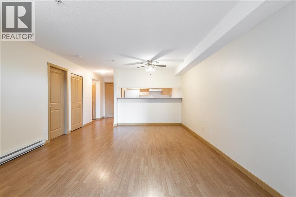 2fl 38003 Second Avenue, Squamish, British Columbia  V8B 0R2 - Photo 2 - R3090034