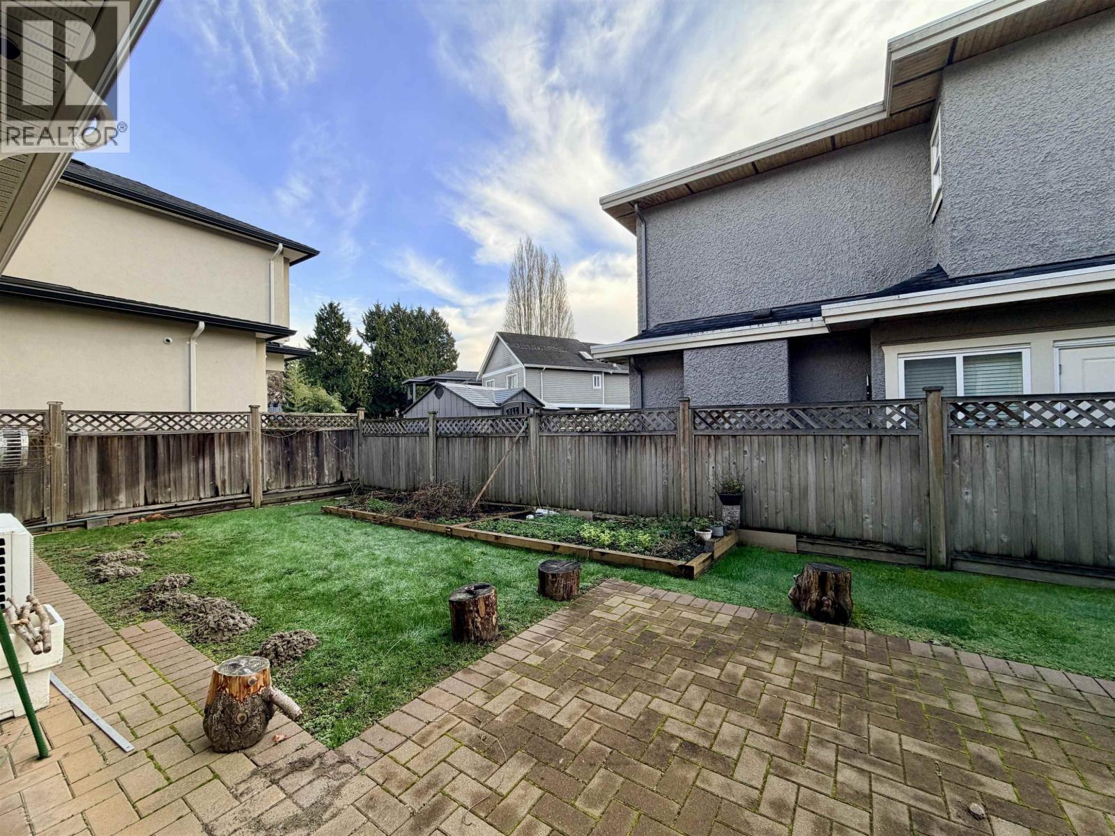 Whole House 8368 Ruskin Road, Richmond, British Columbia  V7A 2P2 - Photo 2 - R3090036