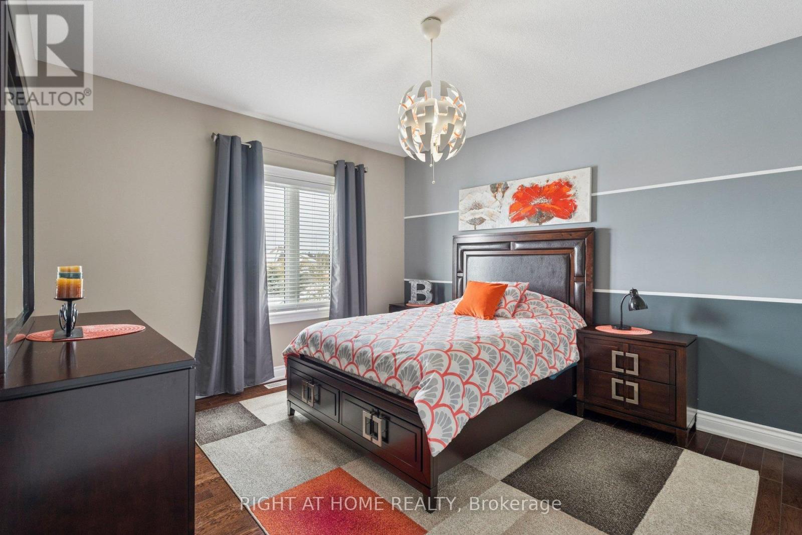 10 Brolley Crescent, Essa, Ontario  L0L 2N2 - Photo 19 - N12789936