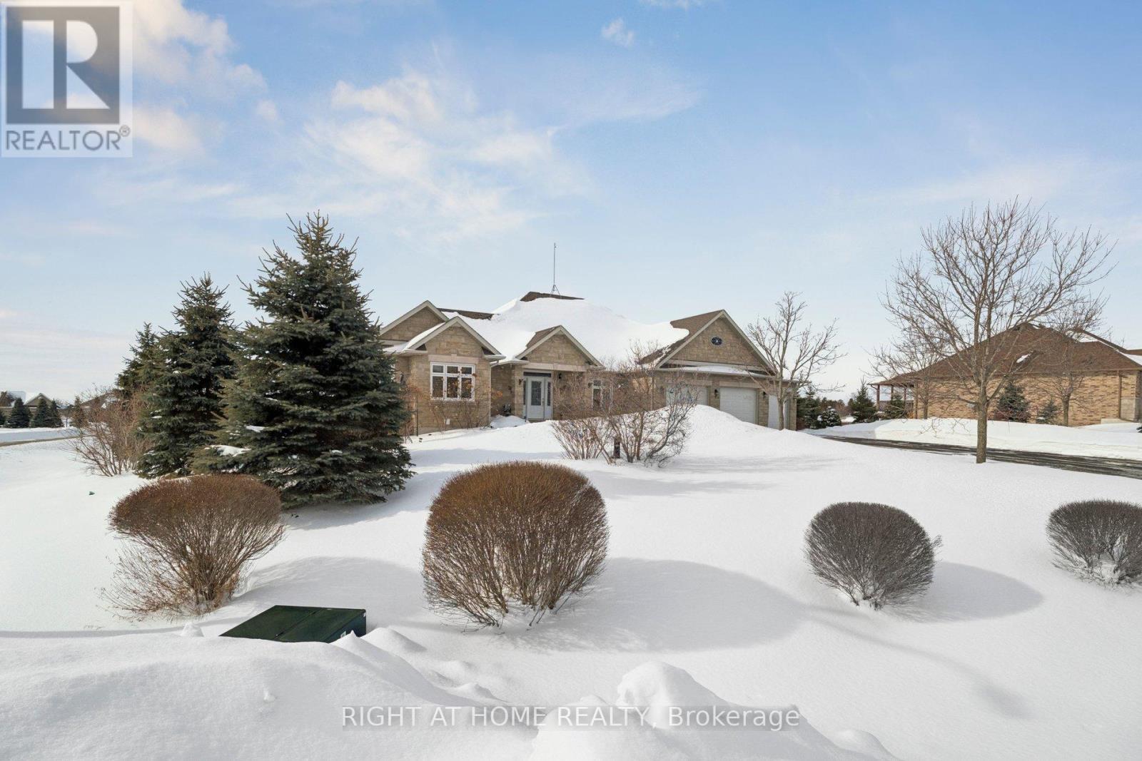 10 Brolley Crescent, Essa, Ontario  L0L 2N2 - Photo 2 - N12789936