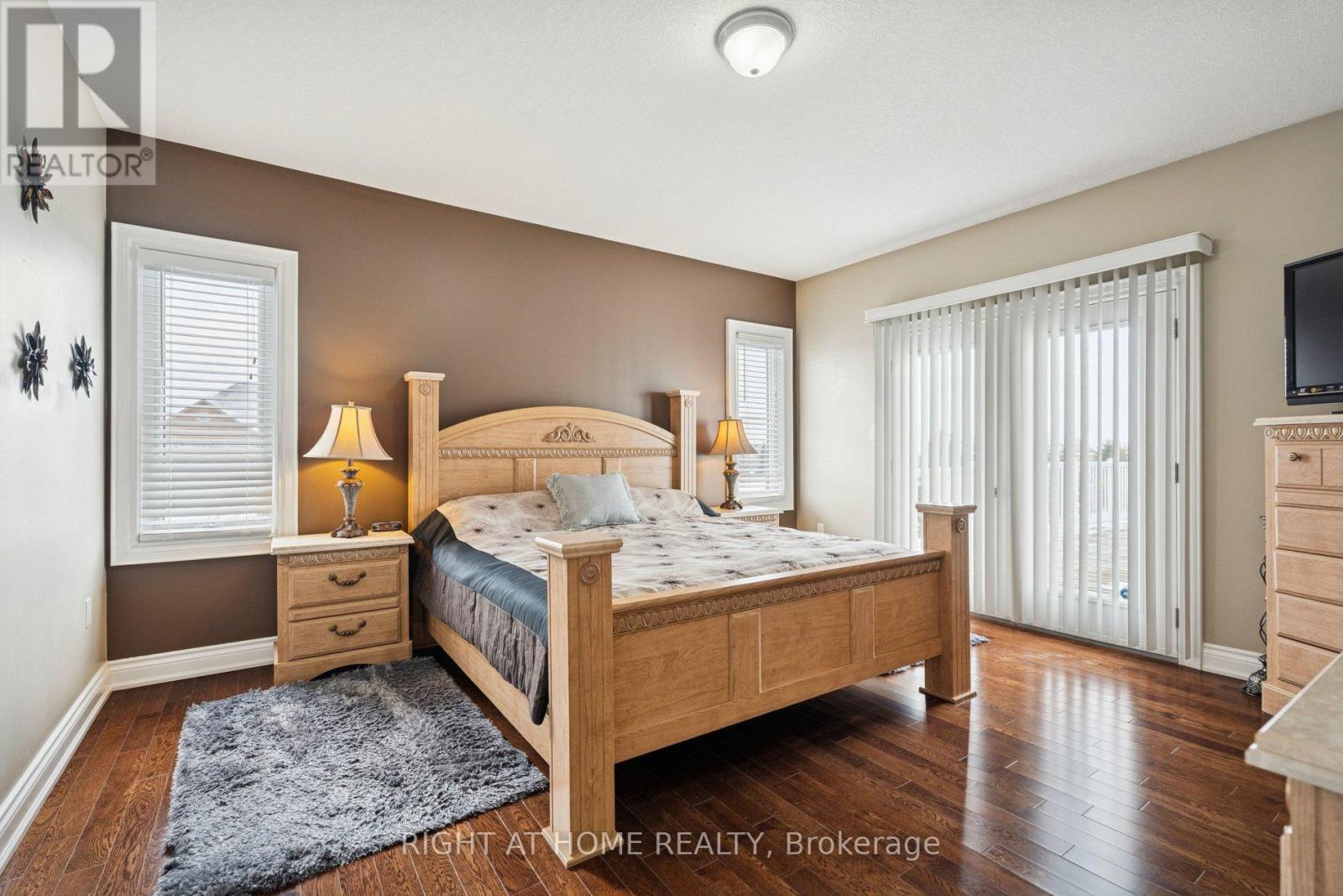 10 Brolley Crescent, Essa, Ontario  L0L 2N2 - Photo 22 - N12789936