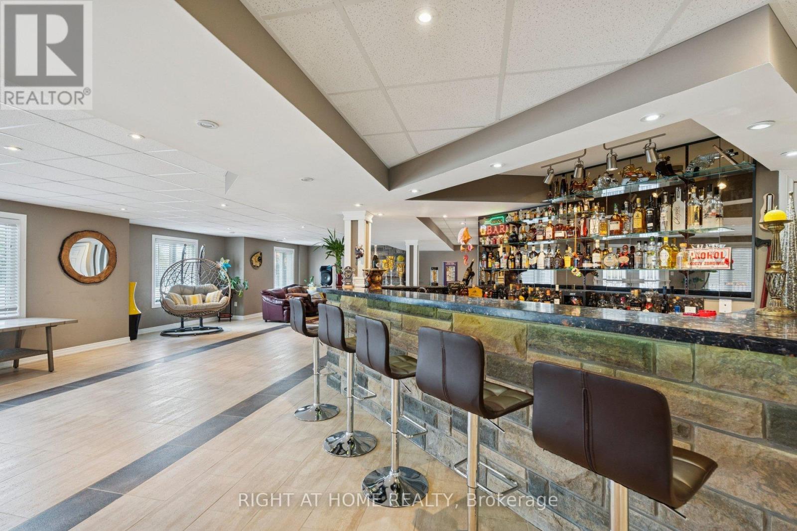 10 Brolley Crescent, Essa, Ontario  L0L 2N2 - Photo 36 - N12789936