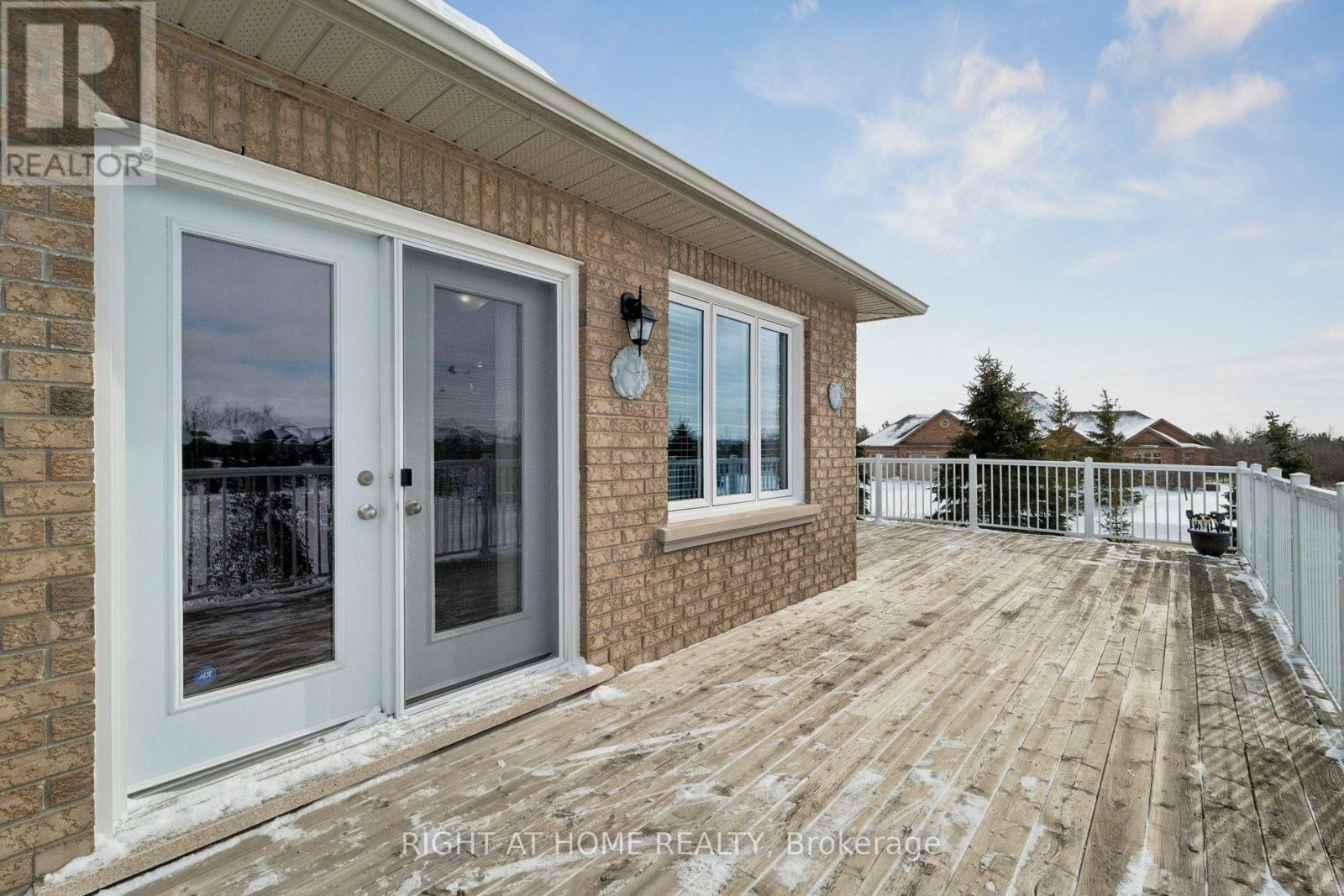 10 Brolley Crescent, Essa, Ontario  L0L 2N2 - Photo 38 - N12789936