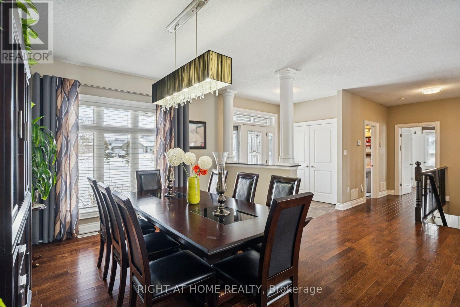 10 Brolley Crescent, Essa, Ontario  L0L 2N2 - Photo 6 - N12789936