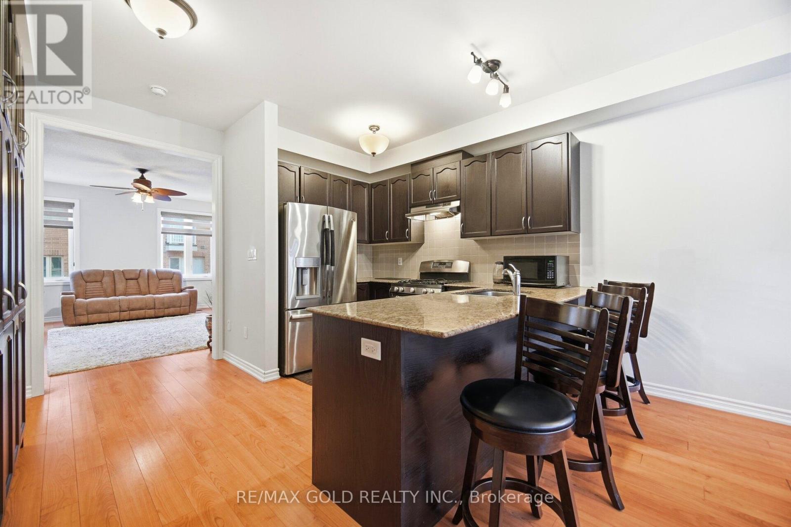 31 Kayak Heights, Brampton, Ontario  L6Z 0H8 - Photo 10 - W12789916