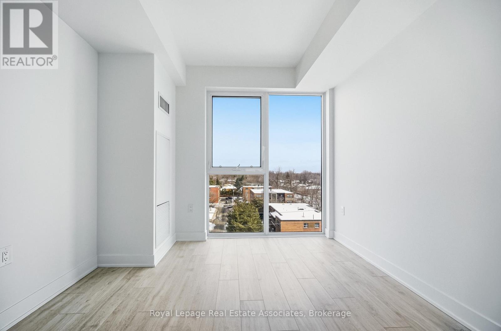 604 - 2088 James Street, Burlington, Ontario  L7R 0H2 - Photo 10 - W12789920