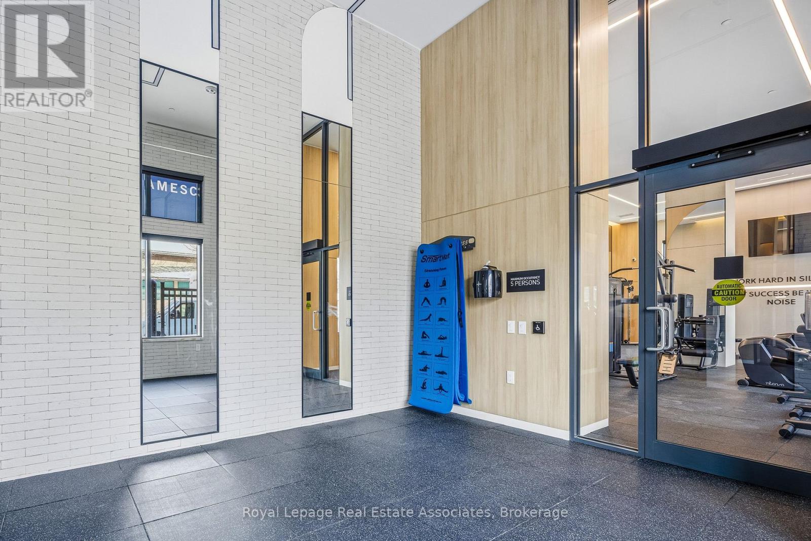 604 - 2088 James Street, Burlington, Ontario  L7R 0H2 - Photo 21 - W12789920