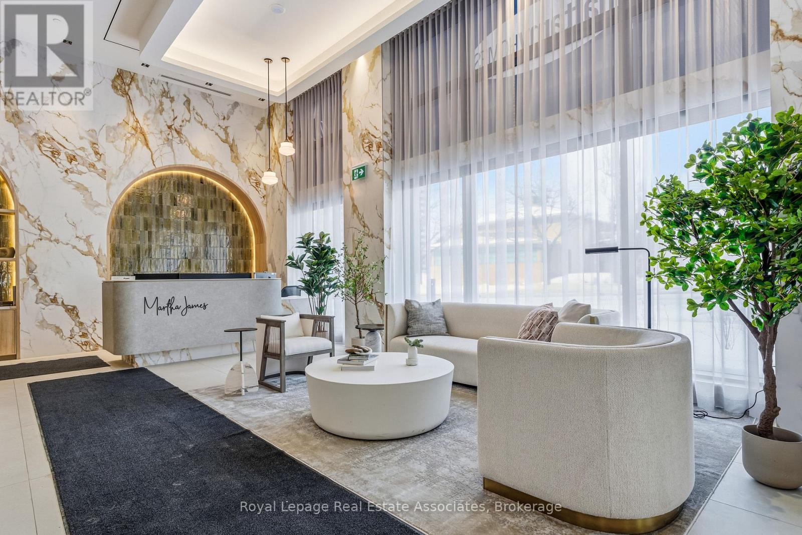 604 - 2088 James Street, Burlington, Ontario  L7R 0H2 - Photo 3 - W12789920