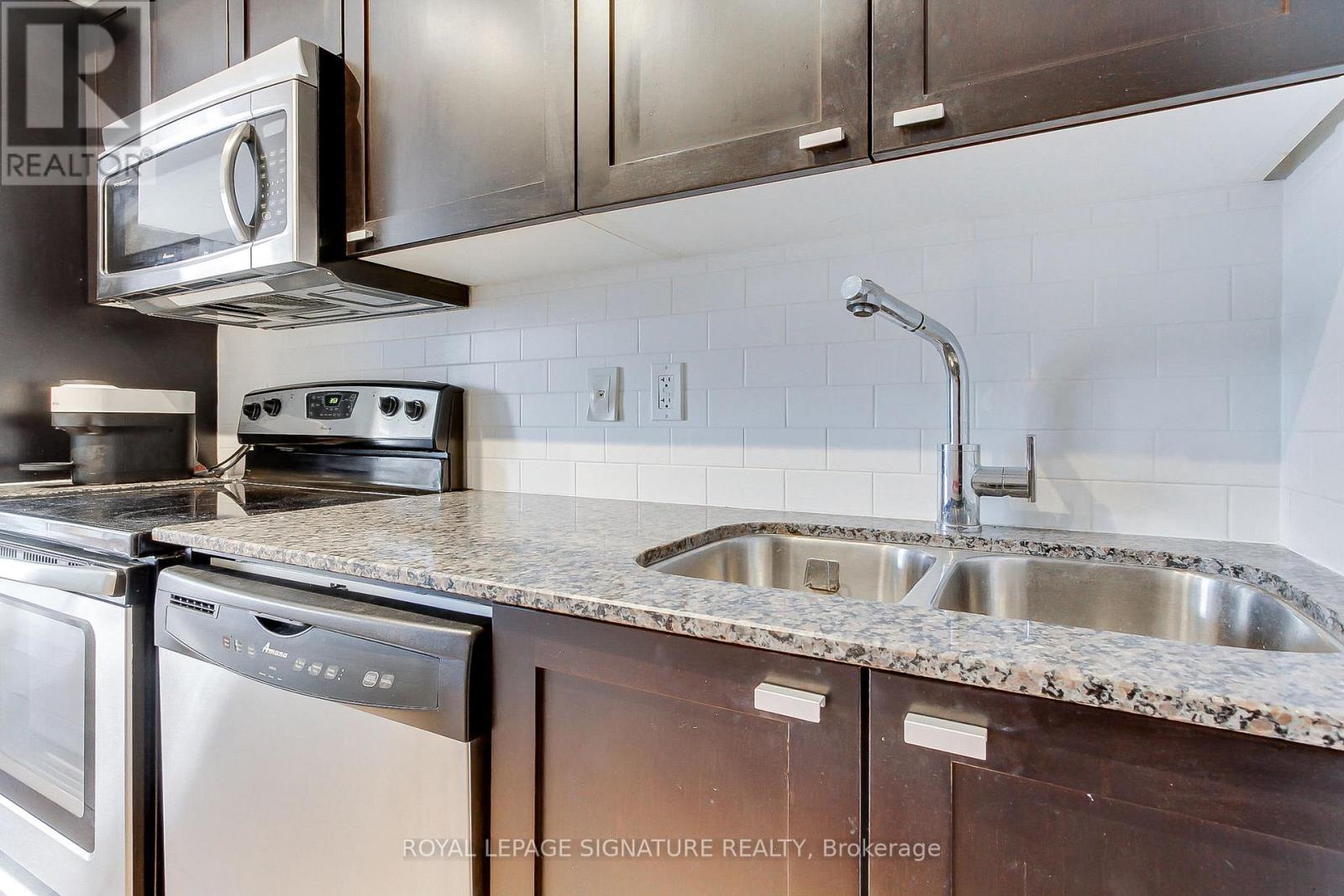 1511 - 103 The Queensway, Toronto, Ontario  M6S 5B4 - Photo 13 - W12789924