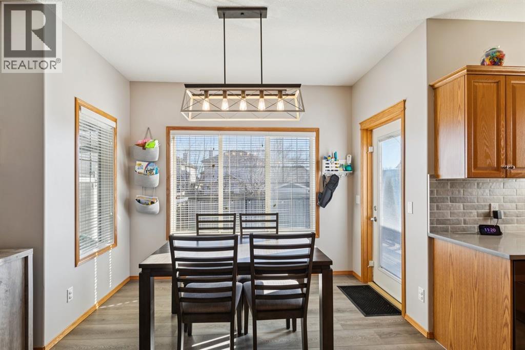 2841 Coopers Manor Sw, Airdrie, Alberta  T4B 3J7 - Photo 7 - A2286155