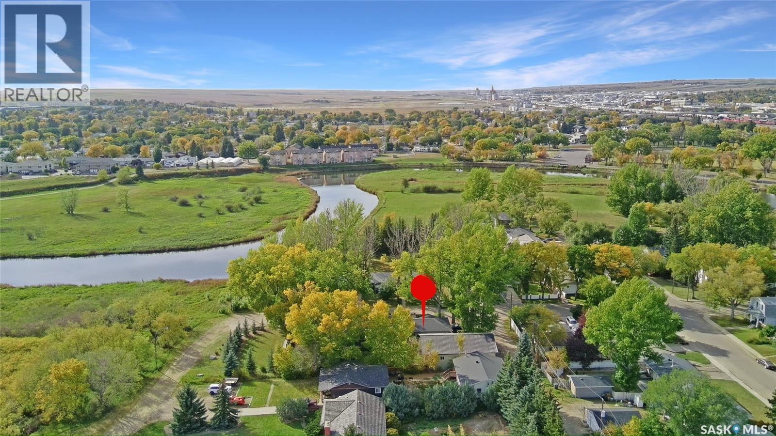 225 11th Avenue, Swift Current, Saskatchewan  S9H 3R9 - Photo 2 - SK028597