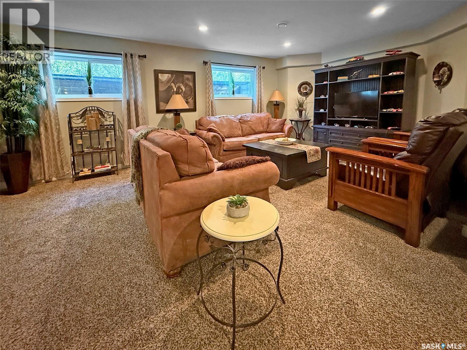 225 11th Avenue, Swift Current, Saskatchewan  S9H 3R9 - Photo 25 - SK028597