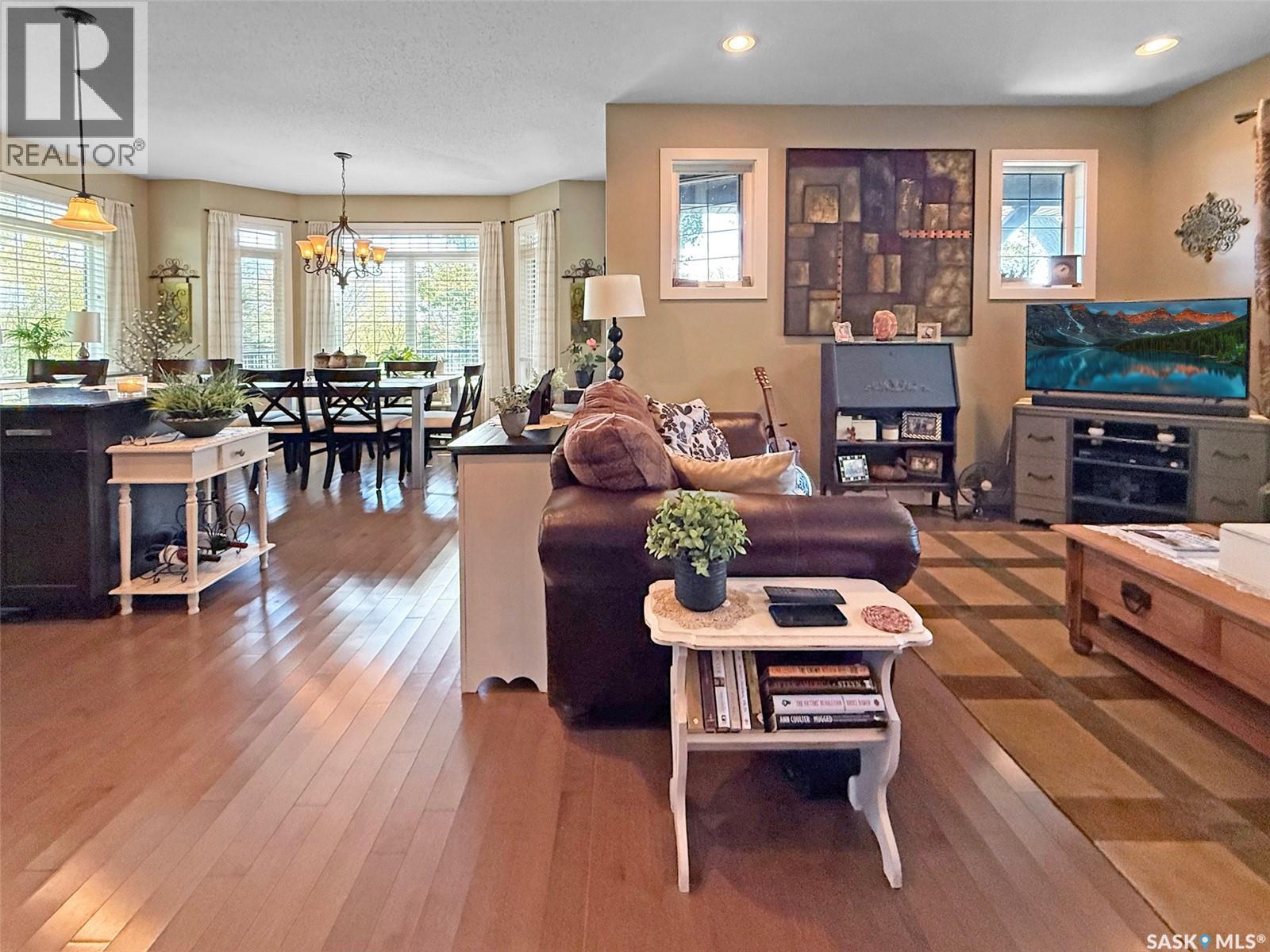 225 11th Avenue, Swift Current, Saskatchewan  S9H 3R9 - Photo 9 - SK028597